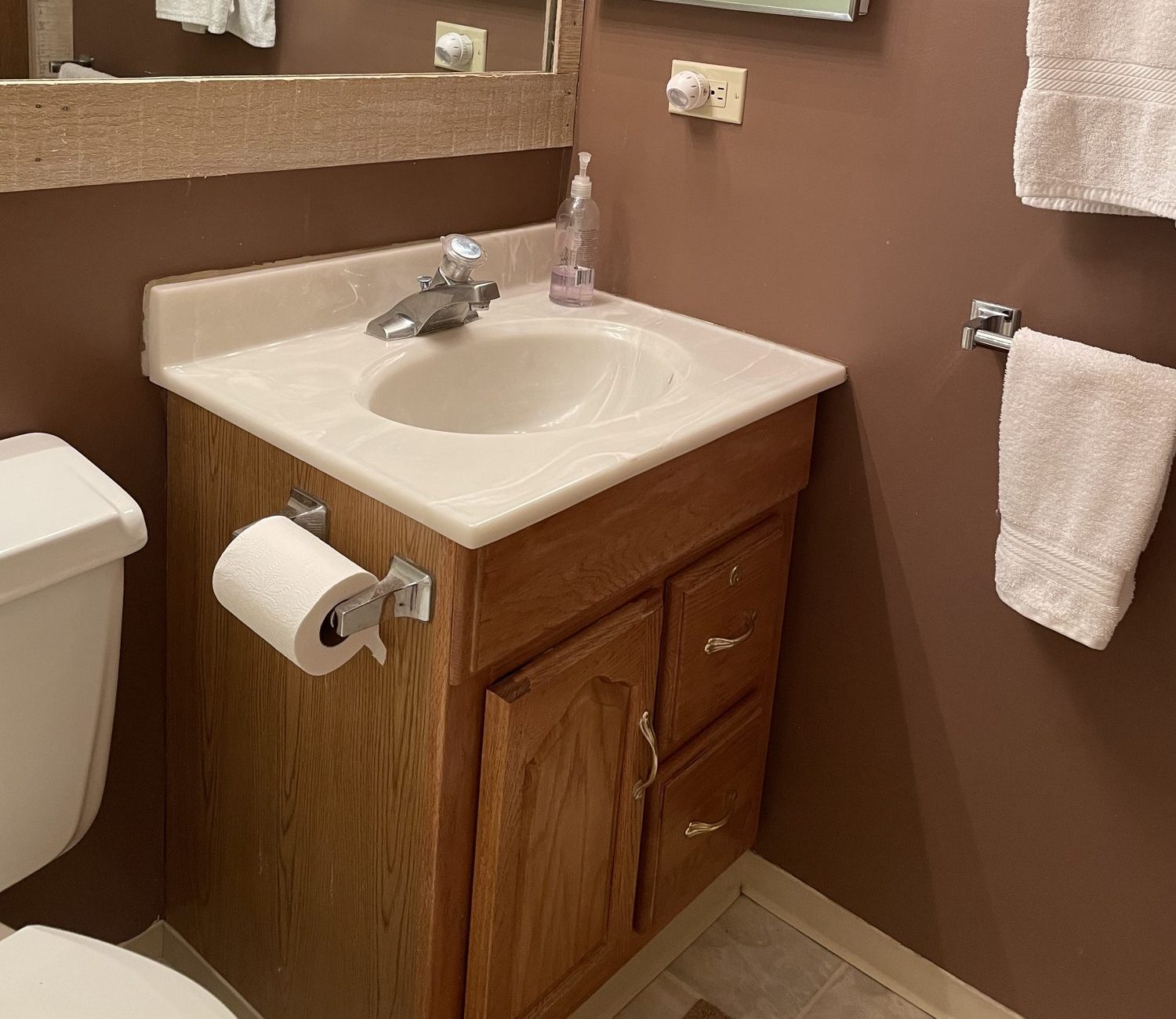 Hall bathroom vanity